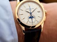 浪琴手表顯示屏偏色。