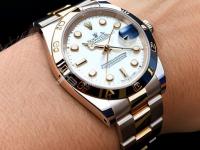 梅花手表滴答聲異常。