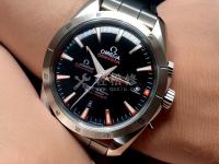 浪琴手表顯示屏背光不亮。