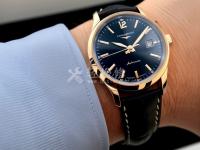 朗坤手表表帶斷裂或磨損。