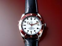 朗格手表指針顏色褪色。