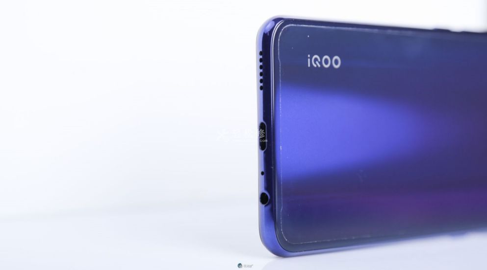 iqoo手機屏幕出現(xiàn)豎條紋怎么辦 iqoo手機屏幕出現(xiàn)豎條紋怎么辦